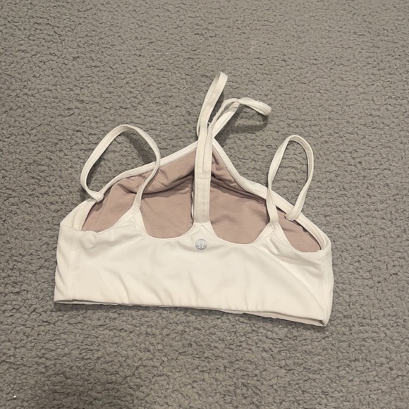 Lululemon Flow Y Strappy Bra Nulu *Light Support, A–C Cups White size 6 - Picture 4 of 5